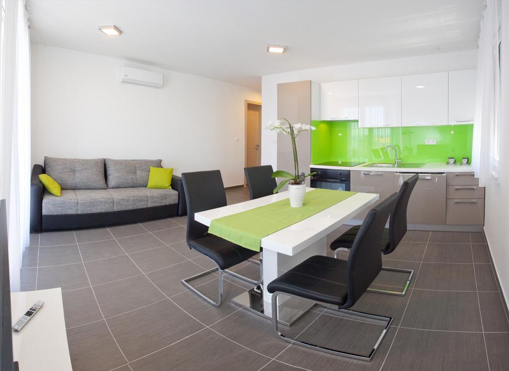 Apartments Diamond Podstrana Room photo