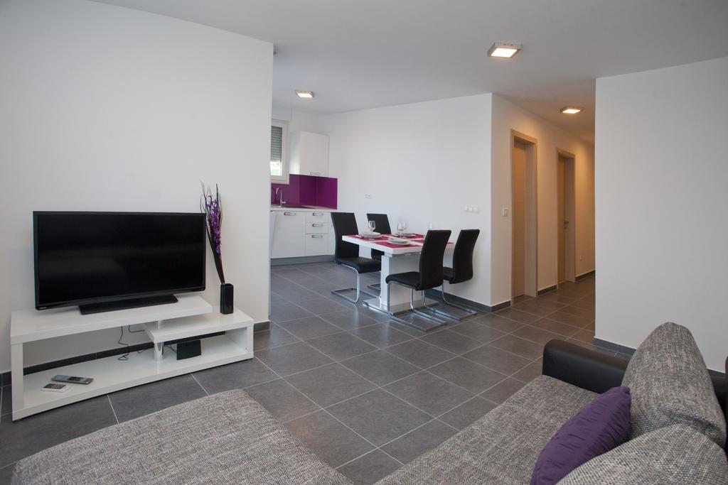 Apartments Diamond Podstrana Room photo