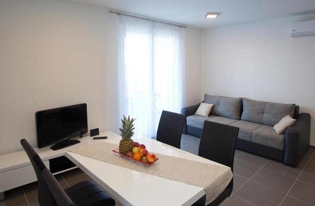 Apartments Diamond Podstrana Room photo